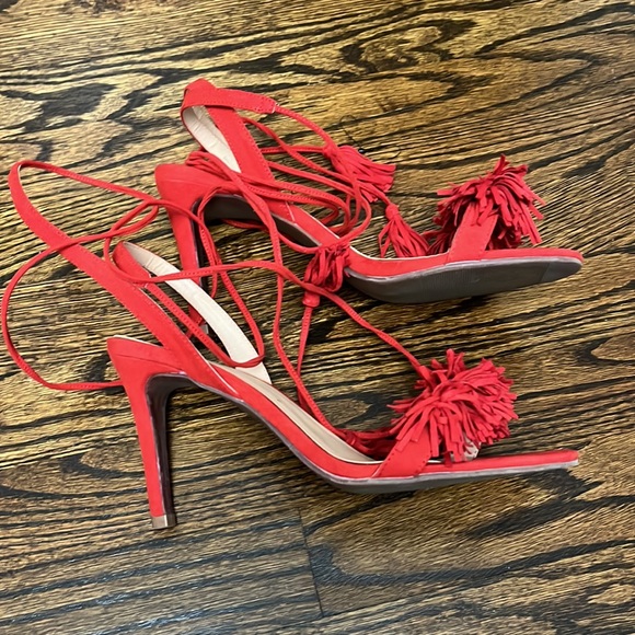 Wrap around red heels with pom-pom - Picture 2 of 3